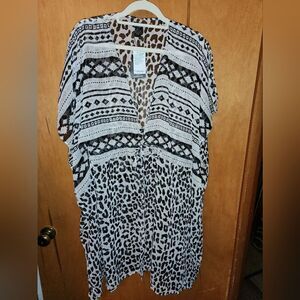 NWT Rolfe Animal Print Kimono